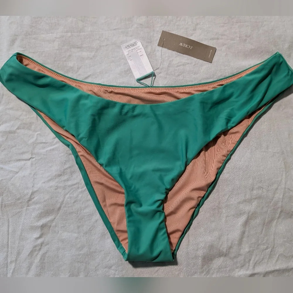 NWT Curved-waist cheeky bikini bottom XL